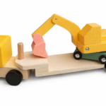 Camión con Excavadora de Madera