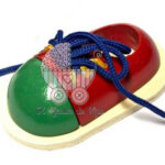 Zapato para enhebrar de madera